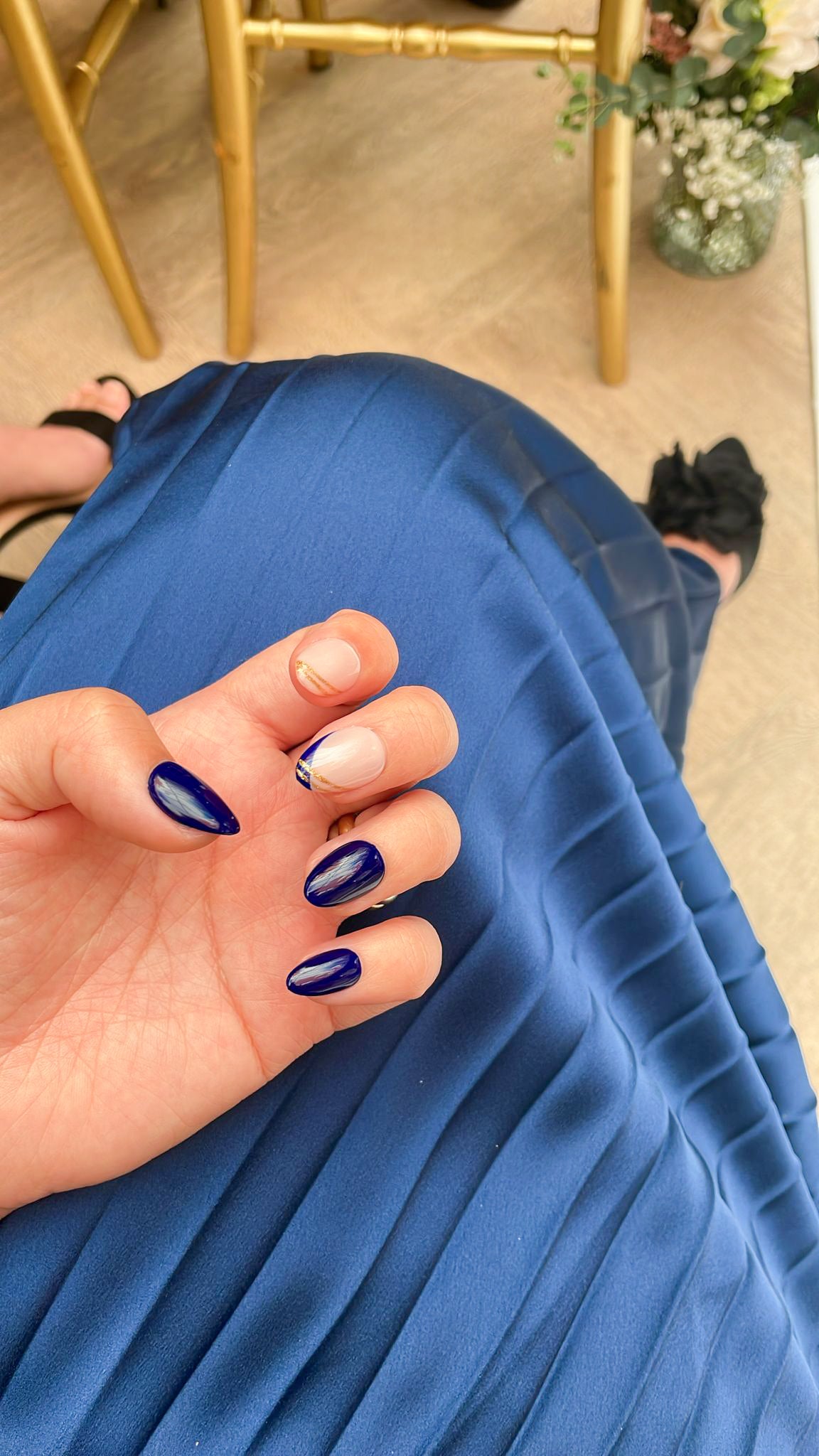 Elegant christmas nails