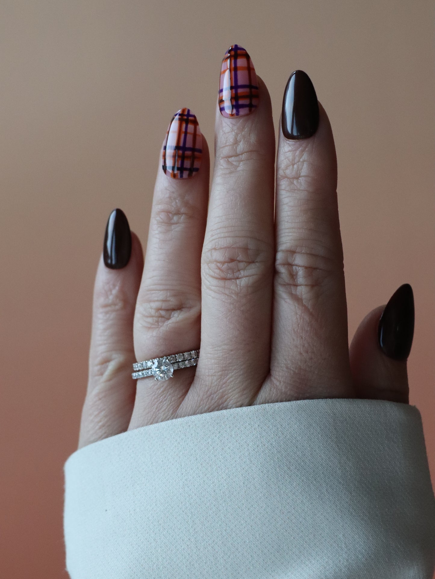 Plaid fall nails